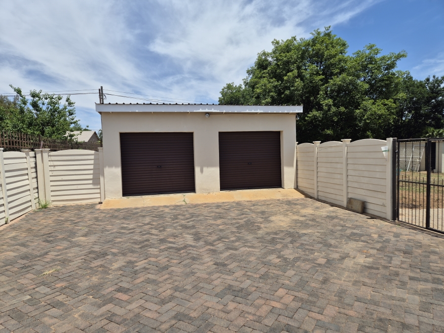 4 Bedroom Property for Sale in Declercqville North West